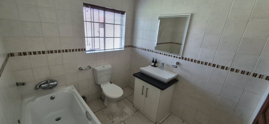 3 Bedroom Property for Sale in Waterkloof East North West